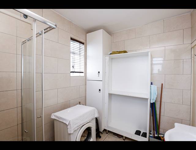 1.5 BEDROOM APARTMENT FOR SALE IN MORNINGSIDE